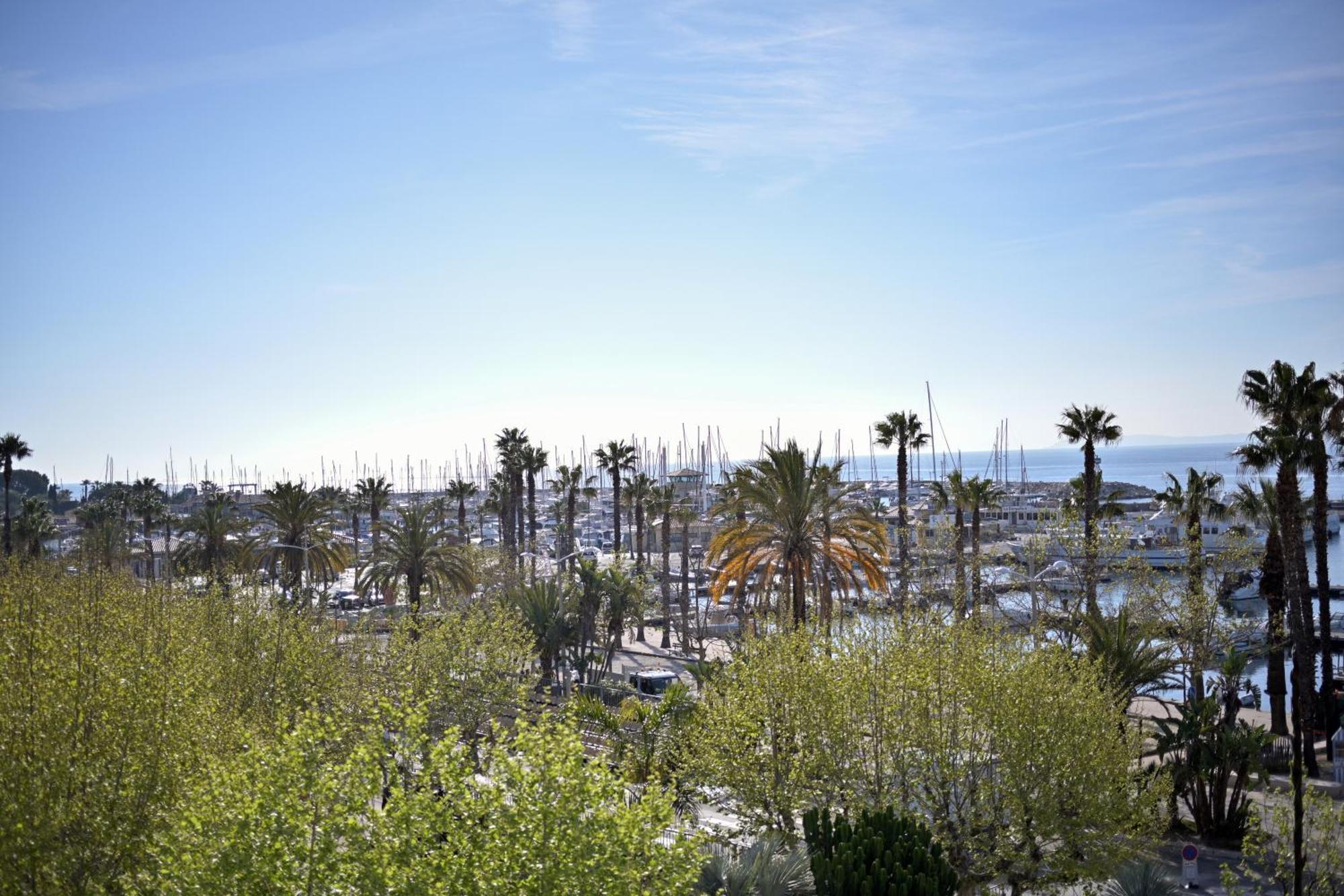 Hotel Espadon Bleu Le Lavandou Bagian luar foto