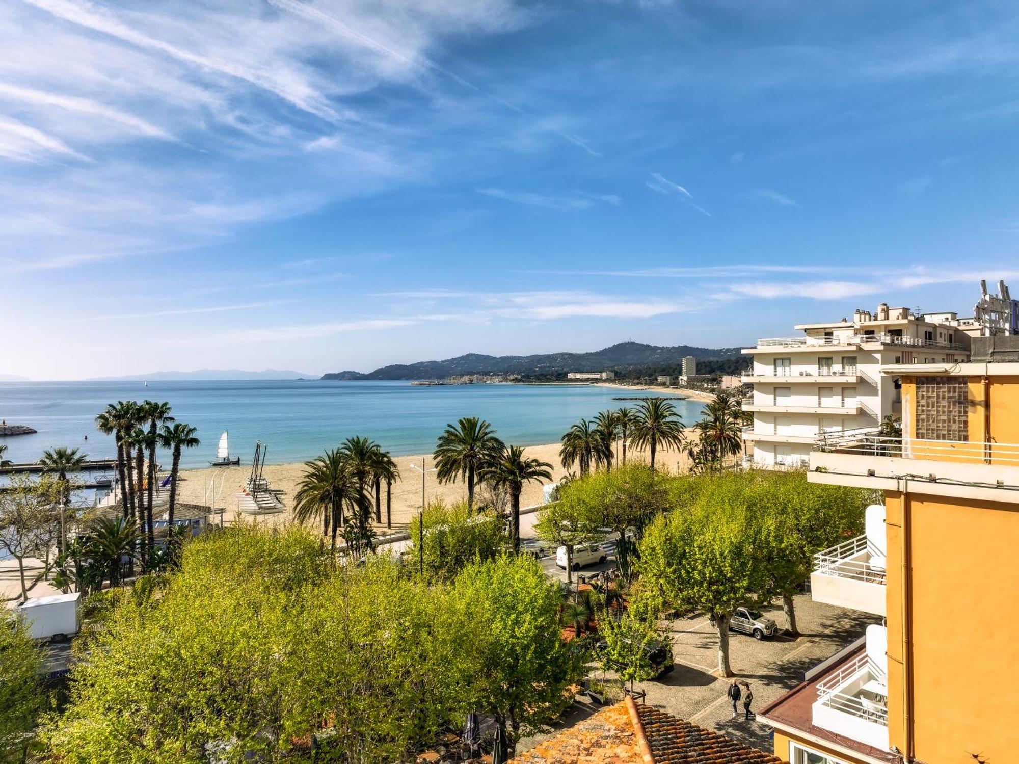 Hotel Espadon Bleu Le Lavandou Bagian luar foto