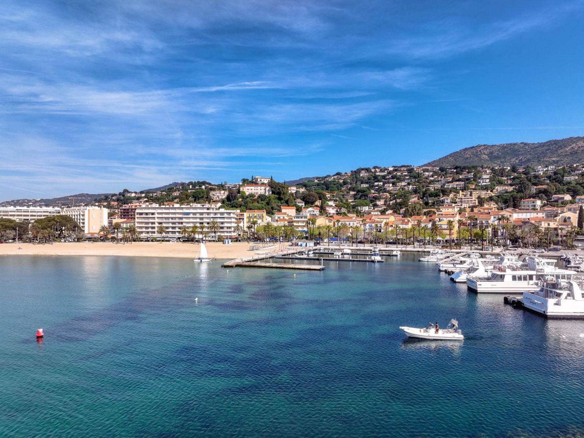 Hotel Espadon Bleu Le Lavandou Bagian luar foto
