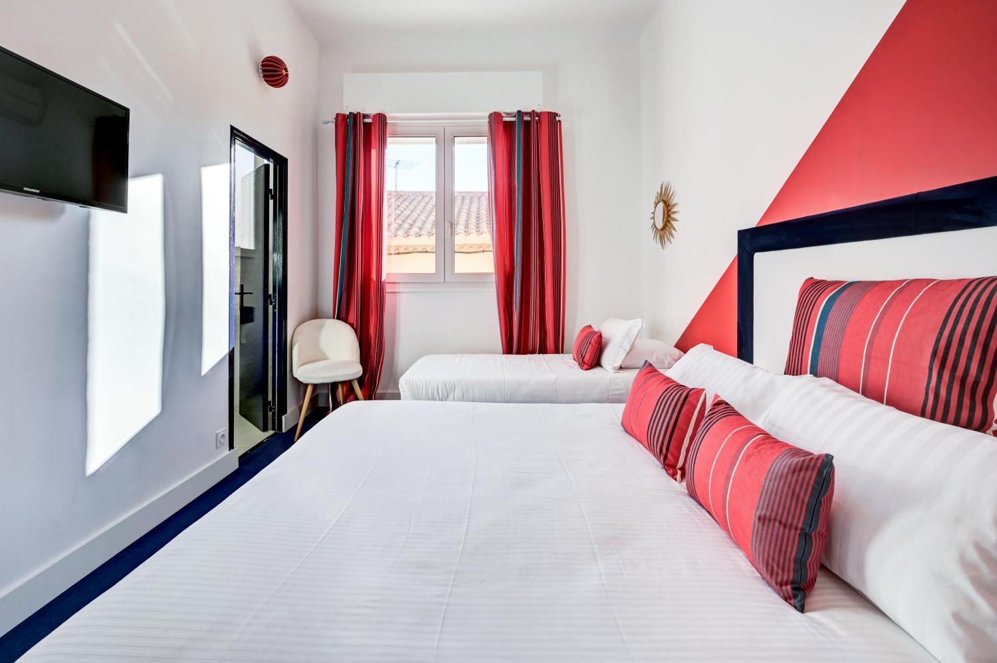 Hotel Espadon Bleu Le Lavandou Bagian luar foto